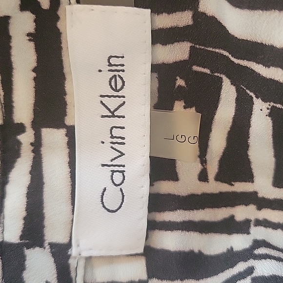 Calvin Klein large black and white button down blouse - Picture 4 of 5